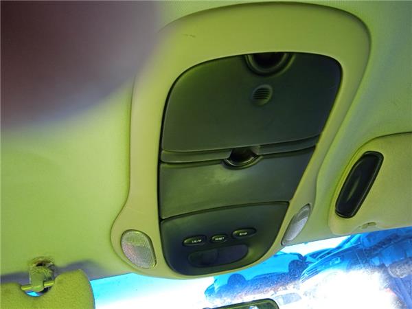 luz interior techo chrysler voyager gs (1996 >) 2.5 td le [2,5 ltr.   85 kw turbodiesel]
