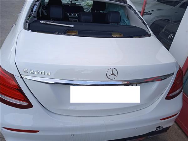 Tapa Maletero Mercedes-Benz Clase E
