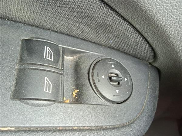 botonera puerta delantera izquierda ford focus berlina (cap)(08.2004 >) 1.6 ambiente (d) [1,6 ltr.   74 kw 16v cat]