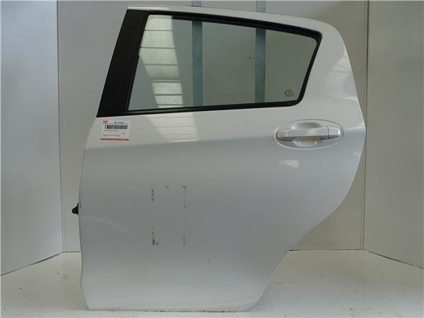 puerta trasera izquierda toyota yaris ksp9scp