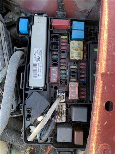 caja fusiblesrele toyota prius zvw30 2009 18