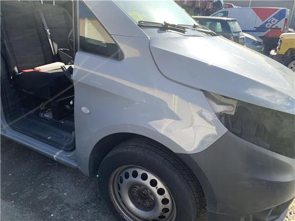 aleta delantera derecha mercedes benz vito fu