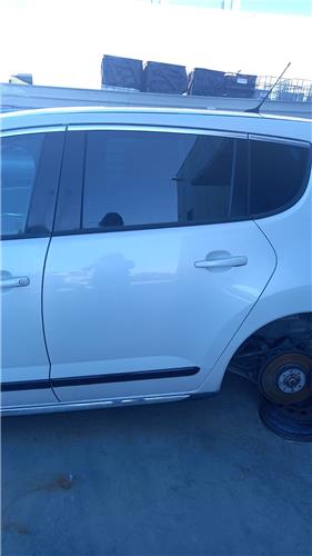 puerta trasera izquierda peugeot 3008 052009