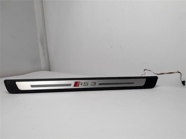 moldura puerta delantera izquierda audi rs3 s