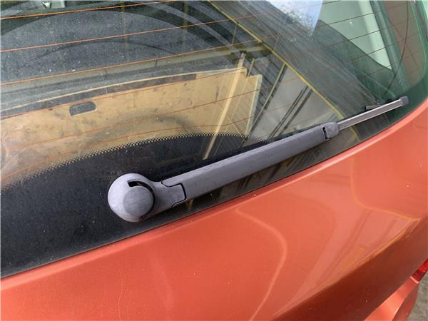 brazo limpiaparabrisas trasero skoda fabia 5j