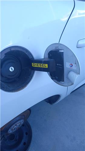 tapa exterior combustible peugeot 3008 052009