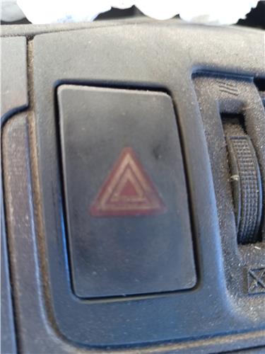 interruptor luces emergencia toyota verso aur