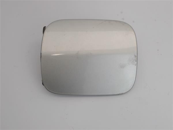 tapa exterior combustible toyota avensis berl