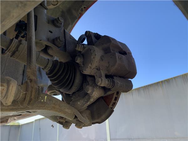 mangueta delantera izquierda toyota prius zvw