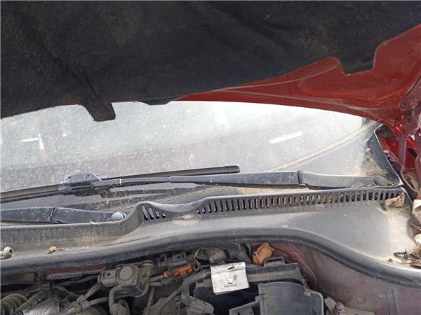 brazo limpiaparabrisas delantero izquierdo vo