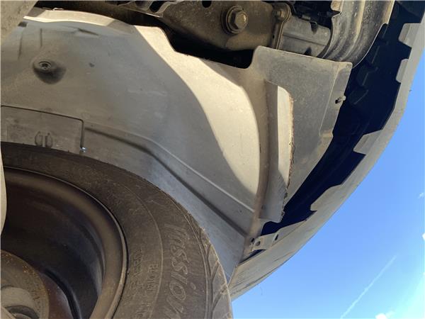 pase rueda delantero izquierdo mercedes benz