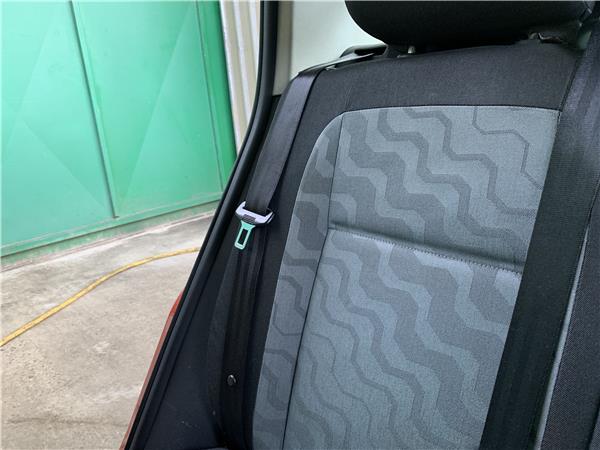 cinturon seguridad trasero derecho skoda fabi