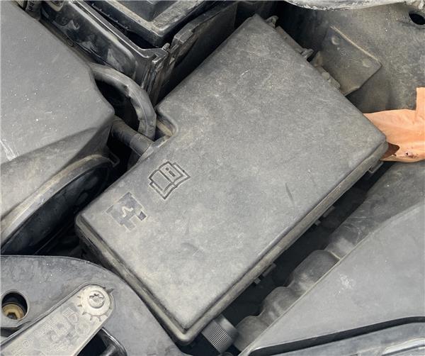 caja fusiblesrele ford focus ii da 20 tdci
