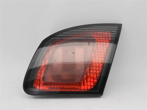 piloto porton trasero derecho nissan primera