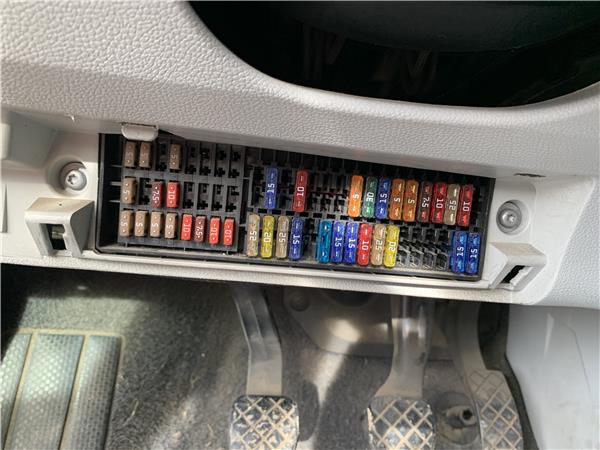 caja fusiblesrele skoda fabia 5j2 2007 14 td