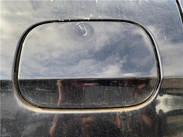 tapa exterior combustible mercedes benz clase