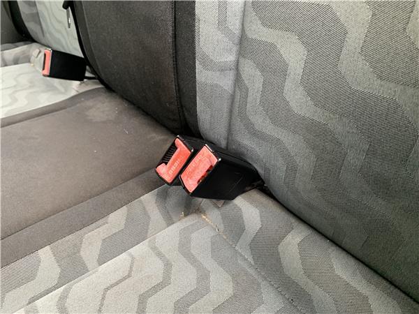anclaje cinturon trasero izquierdo skoda fabi