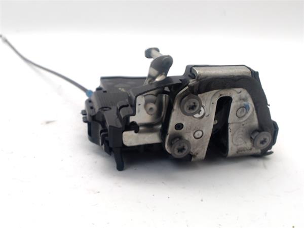 cerradura puerta trasera izquierda toyota aur