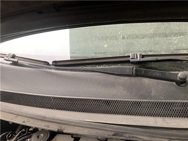 brazo limpiaparabrisas delantero derecho ford