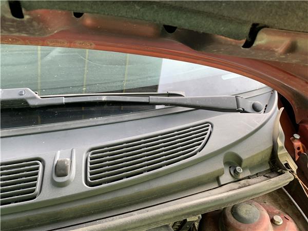 brazo limpiaparabrisas delantero izquierdo sk