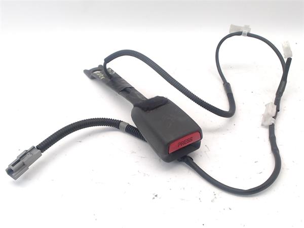 anclaje cinturon delantero derecho toyota aur
