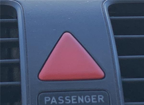 interruptor luces emergencia volkswagen golf