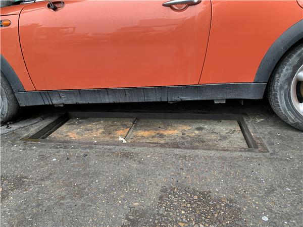 spoiler talonera lateral izquierda mini cabri