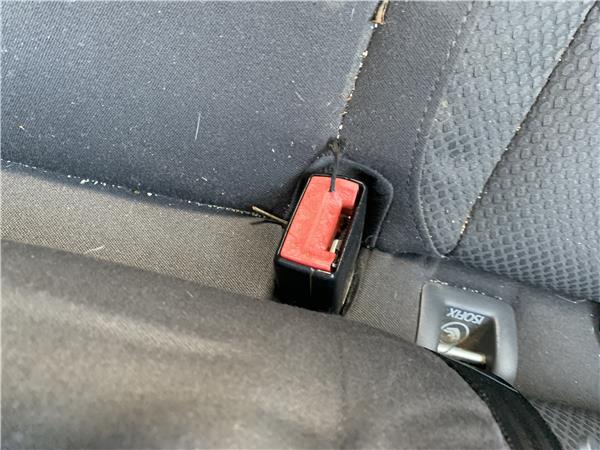 anclaje cinturon trasero derecho volkswagen golf v (1k1)(2003 >) 1.9 tdi