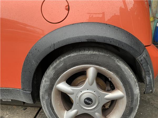 aletin trasero izquierdo mini cabrio r52 2004