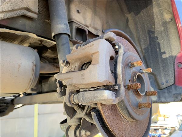 pinza freno trasero derecha toyota prius zvw3
