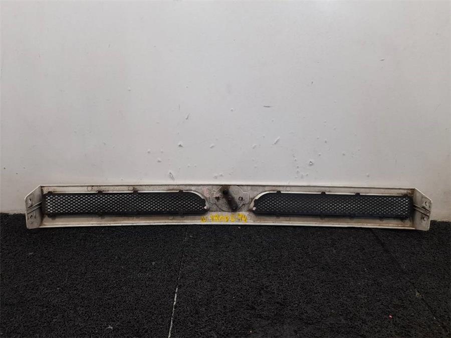 Rejilla Capo NISSAN TRADE 100 *