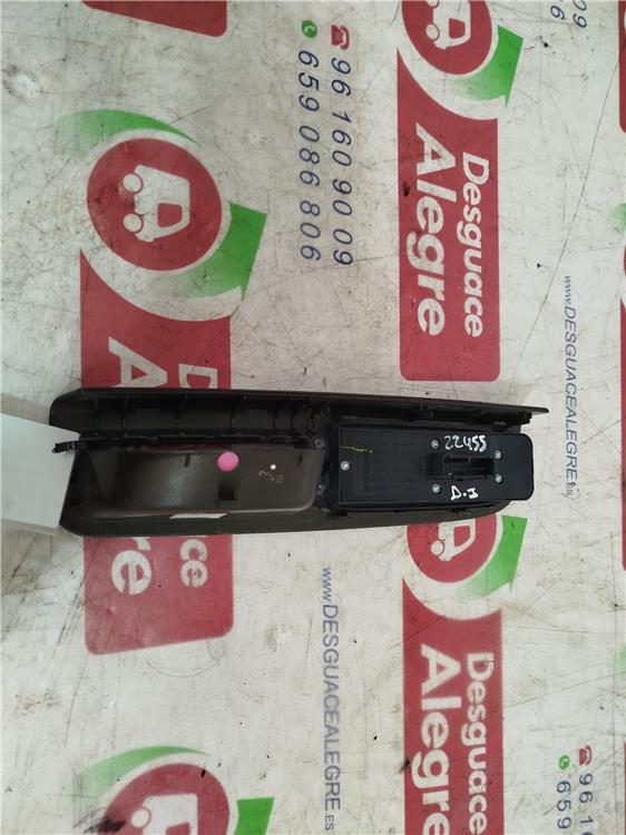 Botonera Puerta Delantera Izquierda