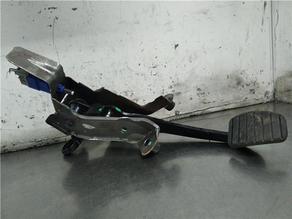 pedal embrague dacia sandero h4b a4