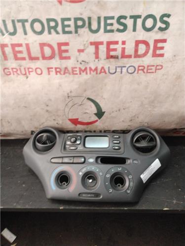 embellecedor consola central toyota yaris ncp