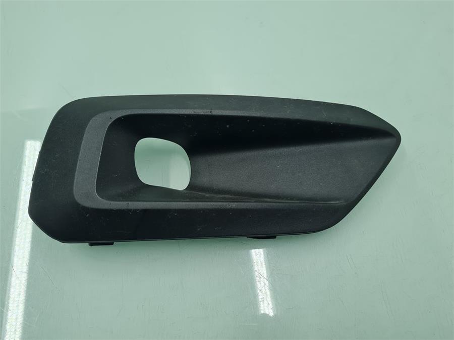 moldura paragolpes delantero derecha volvo xc40 momentum pro 2wd