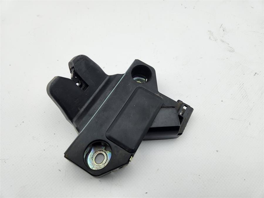 cerradura maletero porton toyota avensis