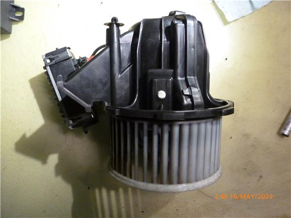 motor calefaccion audi a4 berlina (8k2)(2008 >) 2.7 basis [2,7 ltr.   140 kw v6 24v tdi]