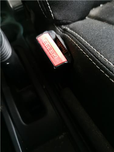 anclaje cinturon delantero izquierdo dacia duster i (2010 >) 1.5 ambiance 4x2 [1,5 ltr.   80 kw dci diesel fap cat]
