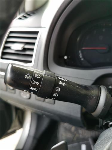 mando de luces toyota avensis cross sport t27