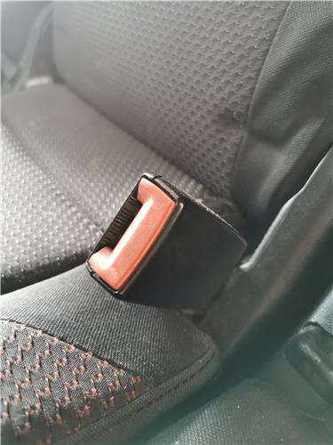 anclaje cinturon trasero derecho seat altea 5