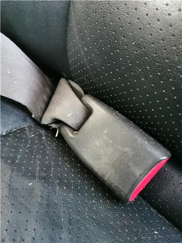 anclaje cinturon trasero izquierdo ford range