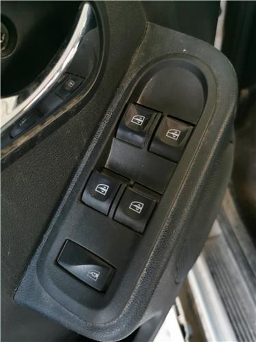 botonera puerta delantera izquierda dacia duster i (2010 >) 1.5 ambiance 4x2 [1,5 ltr.   80 kw dci diesel fap cat]