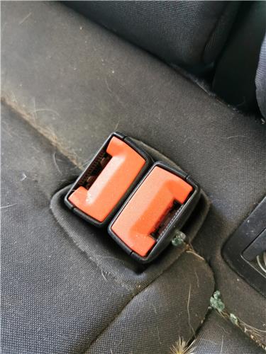 anclaje cinturon trasero izquierdo seat leon (5f1)(09.2012 >) 1.4 reference [1,4 ltr.   81 kw tgi bivalent, gasolina / gnc]