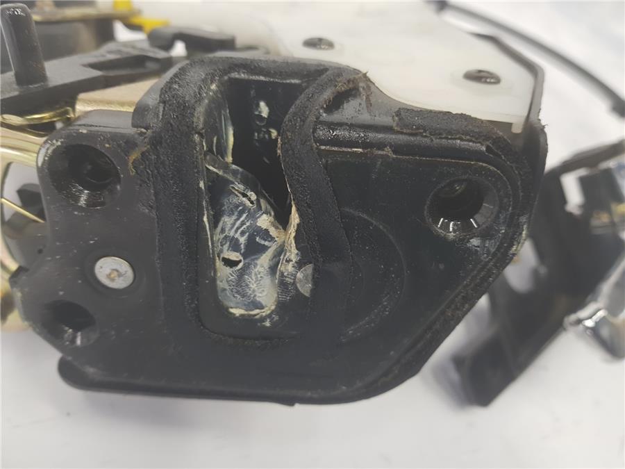 Cierre Electromagnetico Trasero KIA