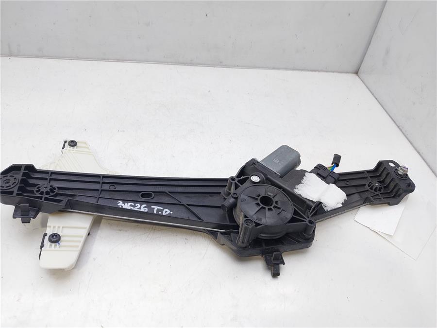 elevalunas electrico trasero derecho peugeot 5008 allure