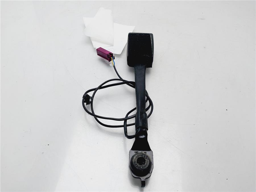 anclaje cinturon delantero derecho ford focus berlina (cb8) trend