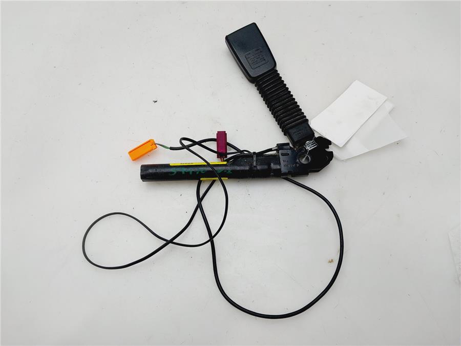 anclaje cinturon delantero izquierdo ford focus berlina (cap) trend