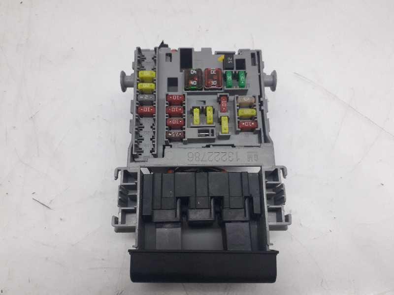 caja reles opel insignia berlina edition