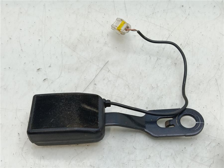 anclaje cinturon delantero derecho peugeot 207 x line