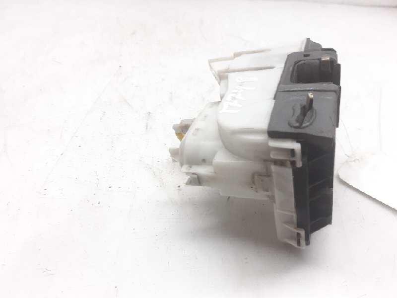 Cerradura Puerta Trasera Derecha III